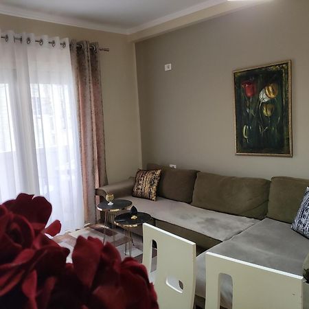 בראט Guest House Shyti מראה חיצוני תמונה