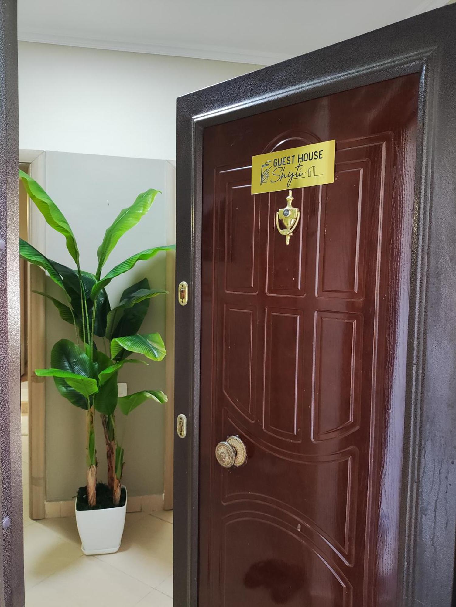 בראט Guest House Shyti מראה חיצוני תמונה